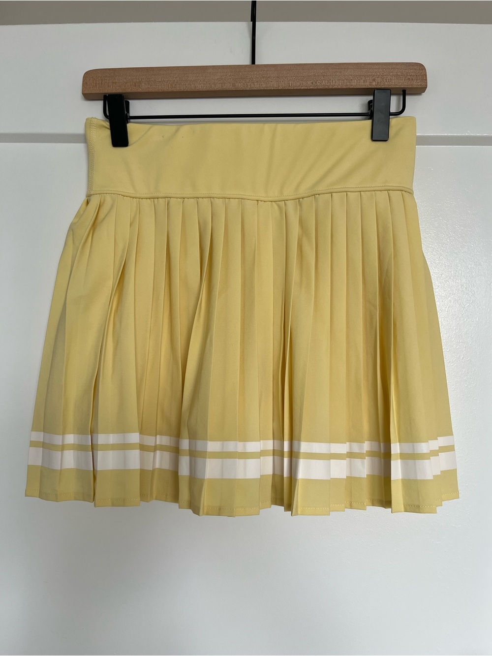 Sincerely Jules Active Pleated Tennis Skort Yellow White Stripe Size Small NWT